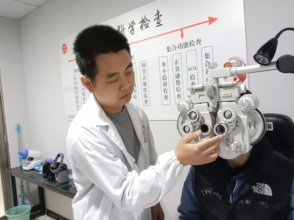 常见的斜视会对孩子造成什么样的影响？